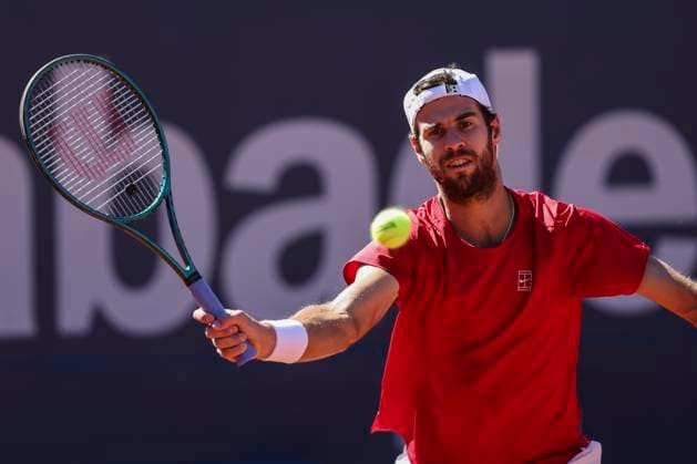 April 17, 2025, Barcelona, Barcelona, Spain: Karen Khachanov of Russia in actions against Jauma Munar of Spain during the round of 16 tennis match of the Barcelona Open Banc Sabadell - Conde Godo 2025 Day 4 at Real Club De Tenis Barcelona on April 17, 2025 in Barcelona, Spain. Barcelona Spain - ZUMAa181 20250417_zaa_a181_023 Copyright: xJavierxBorregox