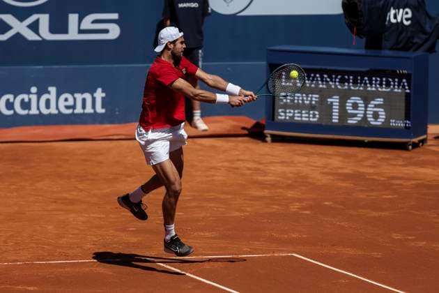 April 17, 2025, Barcelona, Barcelona, Spain: Karen Khachanov of Russia in actions against Jauma Munar of Spain during the round of 16 tennis match of the Barcelona Open Banc Sabadell - Conde Godo 2025 Day 4 at Real Club De Tenis Barcelona on April 17, 2025 in Barcelona, Spain. Barcelona Spain - ZUMAa181 20250417_zaa_a181_033 Copyright: xJavierxBorregox