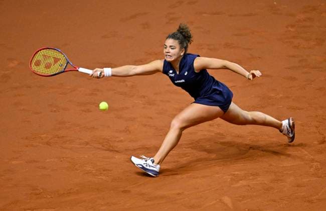 Jasmine Paolini ITA Action Tennis Ladies Porsche Cup Porsche Tennis Grand Prix GP Stuttgart 2025 Porsche Arena 17 04 2024 DFL REGULATIONS PROHIBIT ANY USE OF PHOTOGRAPHS AS IMAGE SEQUENCES AND OR QUASI VIDEO Tennis Ladies Porsche Cup Porsche Tennis Grand Prix GP Stuttgart 2025