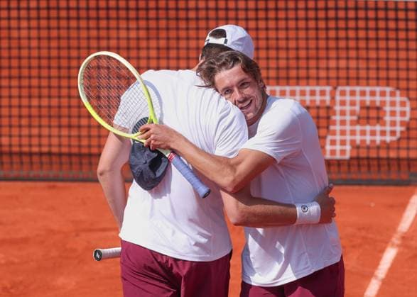 Jakob Schnaitter upturned cap, Mark Wallner cheering after the victory, jubilation, joy, emotion, mens doubles, men s doubles Copyright: xJuergenxHasenkopfx
