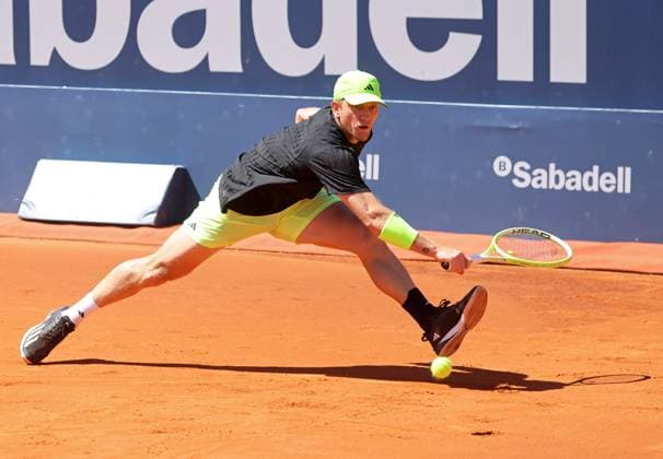 Barcelona Open Banc Sabadell 2025 - Day Four Alejandro Davidovich Fokina plays during the match against Andrey Rublev in the round of 16 (Day Four) of the Barcelona Open Banc Sabadell, 72nd Conde de Godo Trophy, at the Real Club Tennis Barcelona 1899, in Barcelona, Spain, on April 17, 2025. Barcelona Barcelona Spain  Copyright: xUrbanandsportx originalFilename:urbanandsport-davidovi250417_npiMb.jpg