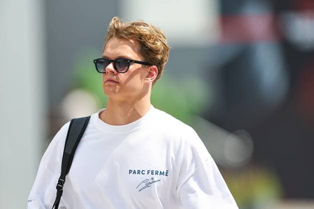 F1 Grand Prix Of Saudi Arabia: Previews Paul Aron of Estonia and BWT Alpine F1 Team arrives at the track during previews ahead of the F1 Grand Prix of Saudi Arabia at Jeddah Corniche Circuit in Jeddah, Saudi Arabia, on April 17, 2025. Jeddah Mecca Saudi Arabia  Copyright: xPaddockerx originalFilename:paddocker-f1grandp250417_npZie.jpg