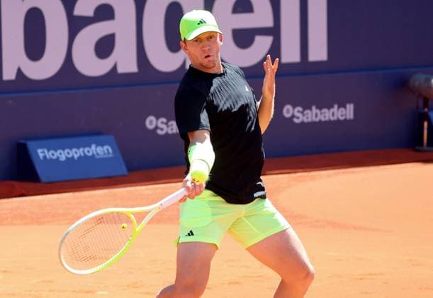 Barcelona Open Banc Sabadell 2025 - Day Four Alejandro Davidovich Fokina plays during the match against Andrey Rublev in the round of 16 (Day Four) of the Barcelona Open Banc Sabadell, 72nd Conde de Godo Trophy, at the Real Club Tennis Barcelona 1899, in Barcelona, Spain, on April 17, 2025. Barcelona Barcelona Spain  Copyright: xUrbanandsportx originalFilename:urbanandsport-davidovi250417_npj1a.jpg