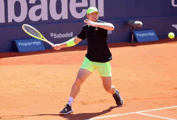 Barcelona Open Banc Sabadell 2025 - Day Four Alejandro Davidovich Fokina plays during the match against Andrey Rublev in the round of 16 (Day Four) of the Barcelona Open Banc Sabadell, 72nd Conde de Godo Trophy, at the Real Club Tennis Barcelona 1899, in Barcelona, Spain, on April 17, 2025. Barcelona Barcelona Spain  Copyright: xUrbanandsportx originalFilename:urbanandsport-davidovi250417_npYUT.jpg