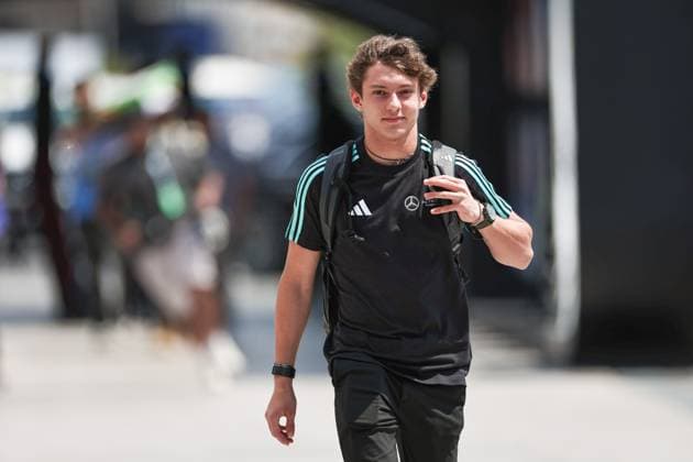 F1 Grand Prix Of Saudi Arabia: Previews Andrea Kimi Antonelli of Italy and the Mercedes-AMG PETRONAS F1 Team arrives at the track during previews ahead of the F1 Grand Prix of Saudi Arabia at Jeddah Corniche Circuit in Jeddah, Saudi Arabia, on April 17, 2025. Jeddah Mecca Saudi Arabia  Copyright: xPaddockerx originalFilename:paddocker-f1grandp250417_npYlG.jpg