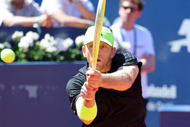 Barcelona Open Banc Sabadell 2025 - Day Four Alejandro Davidovich Fokina plays during the match against Andrey Rublev in the round of 16 (Day Four) of the Barcelona Open Banc Sabadell, 72nd Conde de Godo Trophy, at the Real Club Tennis Barcelona 1899, in Barcelona, Spain, on April 17, 2025. Barcelona Barcelona Spain  Copyright: xUrbanandsportx originalFilename:urbanandsport-davidovi250417_npnIb.jpg