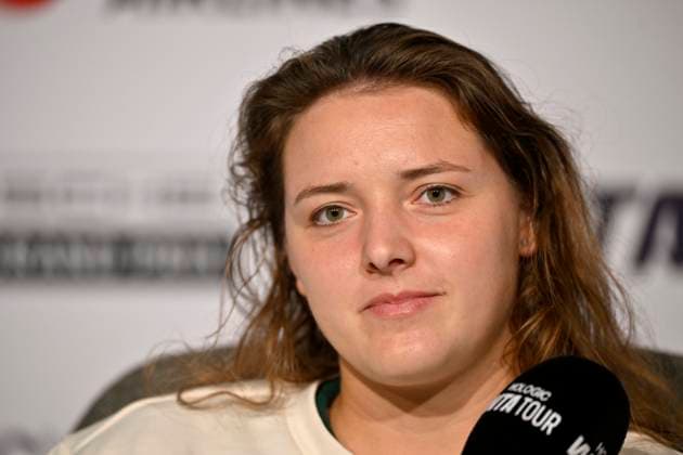 Jule Niemeier GER Portrait in interview in interview Microphone Micro Logo HOLOGIC WTA Tour Tennis Ladies Porsche Cup Porsche Tennis Grand Prix GP Stuttgart 2025 Porsche Arena 17 04 2024 DFL REGULATIONS PROHIBIT ANY USE OF PHOTOGRAPHS AS IMAGE SEQUENCES AND OR QUASI VIDEO Tennis Ladies Porsche Cup Porsche Tennis Grand Prix GP Stuttgart 2025