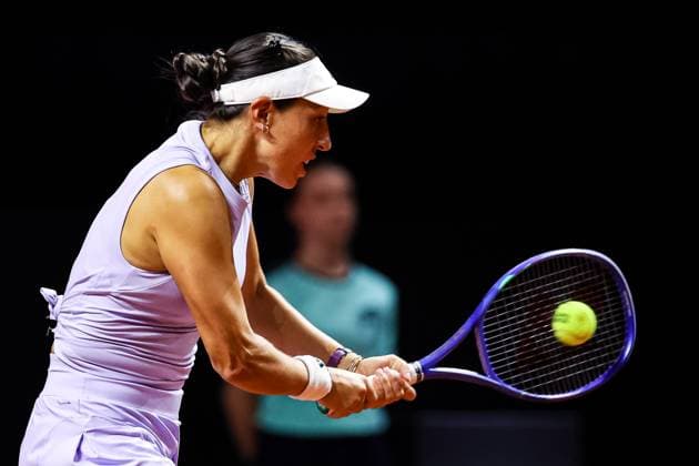 in the picture Jessica Pegula USA Magdalena Frech POL vs Jessica Pegula USA GER, Porsche Tennis Grand Prix GP Stuttgart 2025, WTA500, 17 04 2025 GER, Porsche Tennis Grand Prix GP Stuttgart 2025, WTA500, 17 04 2025 Stuttgart Copyright: xEibner-Pressefoto RogerxBuerkex EP