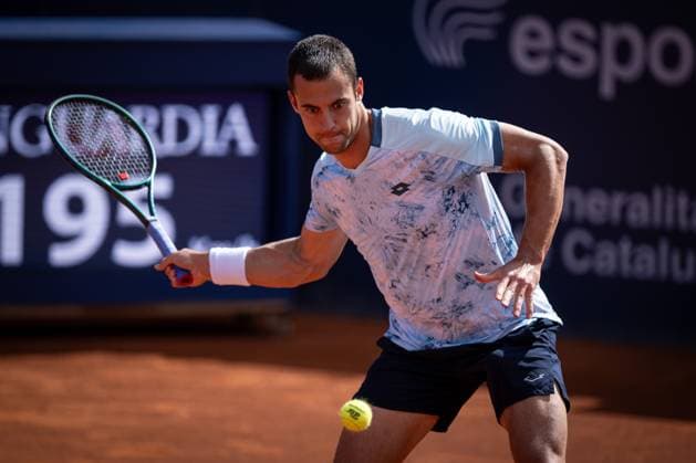 Laslo Djere (Serbia) plays forehand shot against Carlos Alcaraz (Spain) during the round of 16 match for the ATP, Tennis Herren 500 Barcelona Open Banc Sabadell 2025 - Conde de Godo at Real Club de Tenis de Barcelona, in Barcelona, Spain on April 17, 2025. Photo by Felipe Mondino  Copyright: xFelipexMondino IPAxSportx xipa-agency.netx xx IPA_56600568 IPA_Agency_IPA56600568