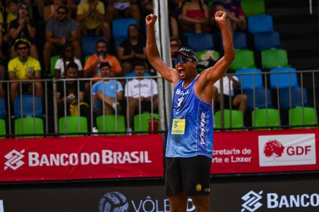 Beach Pro Tour Elite 16 in Brasilia BRASÍLIA, DF - 17.04.2025: BEACH PRO TOUR ELITE 16 IN BRASILIA - Arthur and Adrielson face Evans. and Budinger during the BEACH PRO TOUR - ELITE 16 - BRASILIA held at the Sarah Kubitschek City Park in Brasília, DF. (Photo: Wagner Araújo Fotoarena) x2723471x  WagnerxAraújo