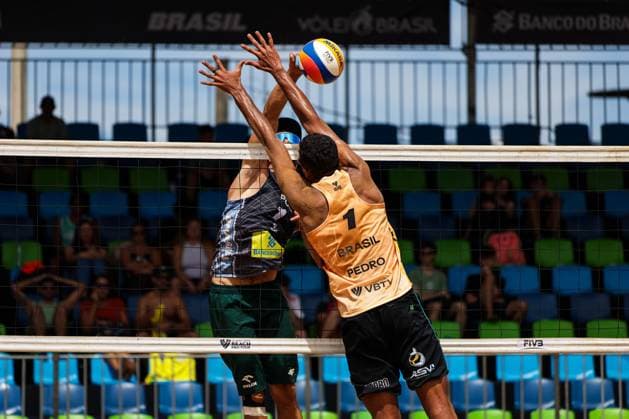 Beach Pro Tour Elite 16 in Brasilia BRASÍLIA, DF - 17.04.2025: BEACH PRO TOUR ELITE 16 IN BRASILIA - Pedro and Renato play against Losiak and during BEACH PRO TOUR - ELITE 16 - BRASILIA held at Sarah Kubitschek City Park in Brasília, DF. (Photo: Wagner Araújo Fotoarena) x2723478x  WagnerxAraújo