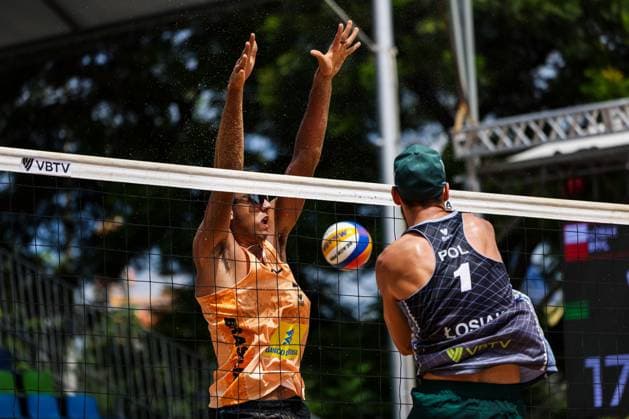 Beach Pro Tour Elite 16 in Brasilia BRASÍLIA, DF - 17.04.2025: BEACH PRO TOUR ELITE 16 IN BRASILIA - Pedro and Renato play against Losiak and during BEACH PRO TOUR - ELITE 16 - BRASILIA held at Sarah Kubitschek City Park in Brasília, DF. (Photo: Wagner Araújo Fotoarena) x2723497x  WagnerxAraújo