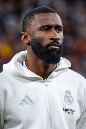 Real Madrid CF vs Arsenal FC - UEFA Champions League 2024 25 Quarter Final Second Leg Antonio Rudiger of Real Madrid CF is seen during the performance of the official anthem before the UEFA Champions League 2024 25 Quarter Final Second Leg match between Real Madrid C.F. and Arsenal FC at Estadio Santiago Bernabeu on April 16, 2025 in Madrid, Spain. Madrid Estadio Santiago Bernabeu Madrid Spain Copyright: xAlbertoxGardinx AGardin_20250416_Football_Champions_Real_Madrid_Arsenal_0397