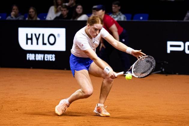 in the picture Ella Seidel GER Coco Gauff USA vs Ella Seidel GER GER, Porsche Tennis Grand Prix GP Stuttgart 2025, WTA500, 17 04 2025 GER, Porsche Tennis Grand Prix GP Stuttgart 2025, WTA500, 17 04 2025 Stuttgart Copyright: xEibner-Pressefoto RogerxBuerkex EP
