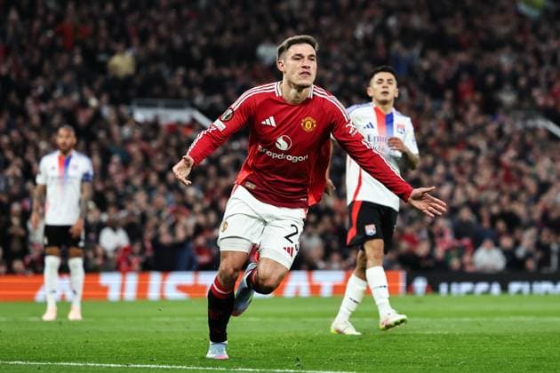 UEFA Europa League Quarter-finals Manchester United, ManU v Lyon Manuel Ugarte of Manchester United celebrates his goal to make it 1-0 during the UEFA Europa League Quarter-finals match Manchester United vs Lyon at Old Trafford, Manchester, United Kingdom, 17th April 2025 (Photo by Mark Cosgrove News Images) Manchester Old Trafford Greater Manchester United Kingdom Copyright: xMarkxCosgrove NewsxImagesx