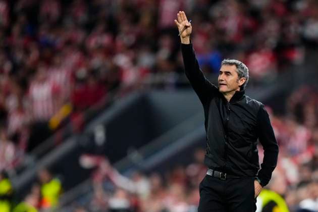 Athletic Club v Rangers FC - UEFA Europa League 2024 25 Quarter Final Second Leg Ernesto Valverde head coach of Athletic Club gives instructions during the UEFA Europa League 2024 25 Quarter Final Second Leg match between Athletic Club and Rangers FC at Estadio de San Mames on April 17, 2025 in Bilbao, Spain. Bilbao Spain  Copyright: xJosexBretonx originalFilename:bretonhernandez-athletic250417_npvjA.jpg