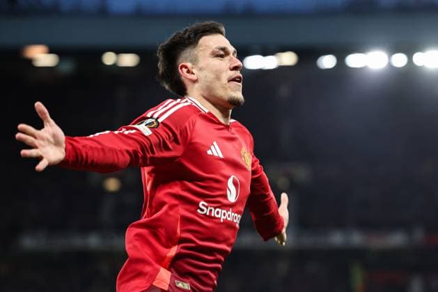 UEFA Europa League Quarter-finals Manchester United, ManU v Lyon Manuel Ugarte of Manchester United celebrates his goal to make it 1-0 during the UEFA Europa League Quarter-finals match Manchester United vs Lyon at Old Trafford, Manchester, United Kingdom, 17th April 2025 (Photo by Mark Cosgrove News Images) Manchester Old Trafford Greater Manchester United Kingdom Copyright: xMarkxCosgrove NewsxImagesx