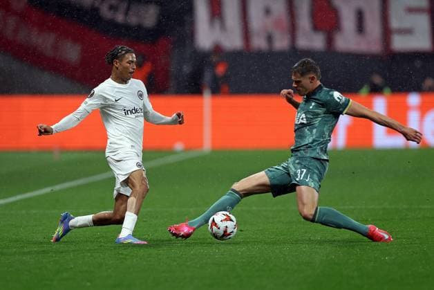 17 04 2025, xovx, Football UEFA Europa League, Eintracht Frankfurt Tottenham Hotspur v l Jean Matteo Bahoya EINTRACHT FRANKFURT , Micky van de Ven Tottenham Hotspur DFL DFB REGULATIONS PROHIBIT ANY USE OF PHOTOGRAPHS as IMAGE SEQUENCES and or QUASI VIDEO emspor Frankfurt am Main