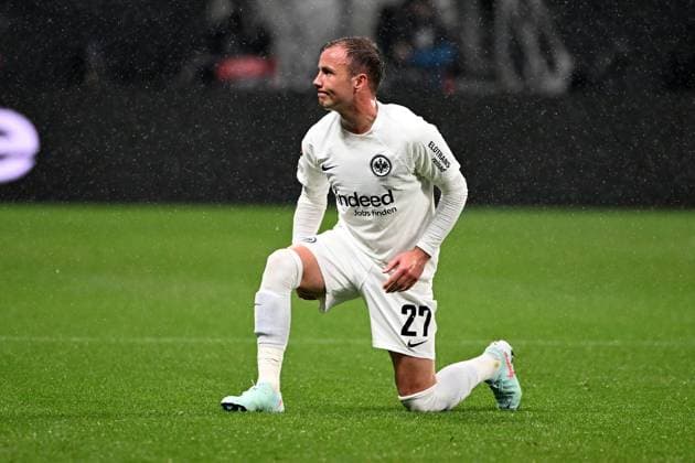 17 04 2025, xjhx, Football UEFA Europa League, Eintracht Frankfurt Tottenham Hotspur v l Mario Götze Goetze Eintracht Frankfurt injured, injury, pain, aches DFL DFB REGULATIONS PROHIBIT ANY USE OF PHOTOGRAPHS as IMAGE SEQUENCES and or QUASI VIDEO Frankfurt am Main