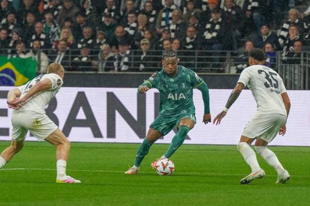 Football UEFA Europa League 2024 2025, quarter-final second leg Eintracht Frankfurt vs Tottenham Hotspur Deutsche Bank Park Frankfurt Destiny Udogie Tottenham Hotspur, 13 on the ball Copyright: xJOERANxSTEINSIEKx