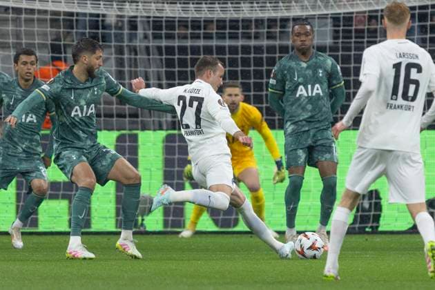 UEFA Europa League Eintracht Frankfurt Tottenham Hotspur, 17 04 2025 Mario Götze Eintracht Frankfurt 27 on a shot on goal, Eintracht Frankfurt Tottenham Hotspur, Frankfurt, Deutsche Bank Park, 17 4 2025 Copyright: xBEAUTIFULxSPORTS Gawlikx