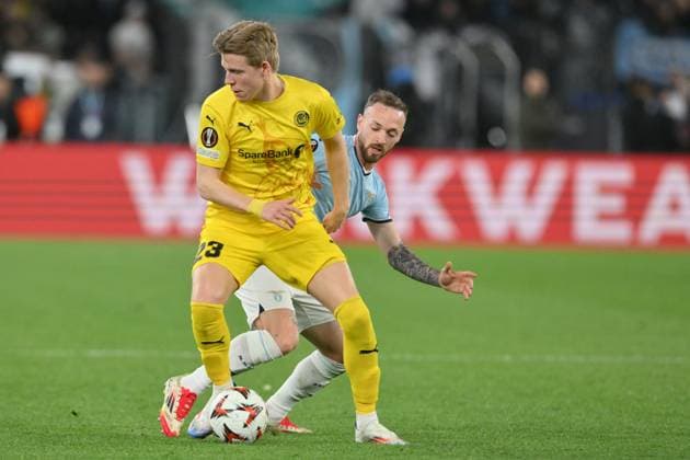 17th April 2025, Stadio Olimpico, Rome, Italy; UEFA Europa League Quarter Final Second Leg Football; Lazio versus Bodo Glimt; Jens Petter Huge of Bodo Glimt under pressure from Manuel Lazzari of SS Lazio  ActionPlus12775532 AllShotLive