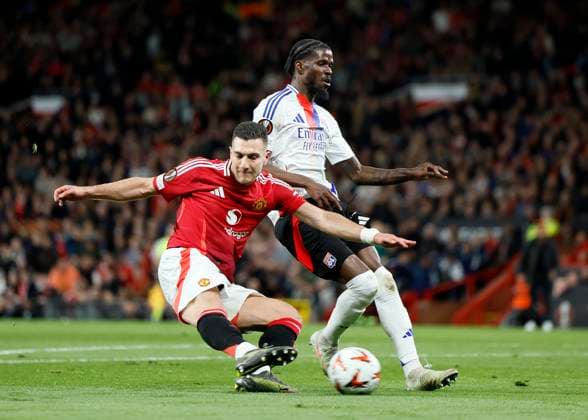 Manchester United, ManU v Olympique Lyonnais - UEFA Europa League 2024 25 Quarter Final Second Leg Diogo Dalot of Manchester United scores the second goal during the UEFA Europa League 2024 25 Quarter Final Second Leg match between Manchester United and Olympique Lyonnais at Old Trafford on April 17, 2025 in Manchester, England. Manchester Old Trafford England United Kingdom Copyright: xRichardxSellers Sportsphoto APLx 14125700