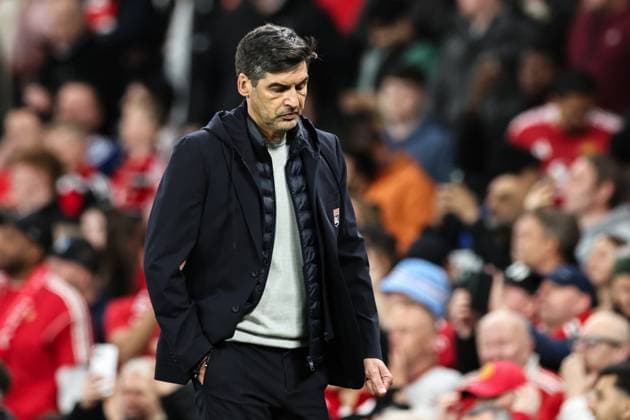 UEFA Europa League Quarter-finals Manchester United, ManU v Lyon Paulo Fonseca manager of Lyon during the UEFA Europa League Quarter-finals match Manchester United vs Lyon at Old Trafford, Manchester, United Kingdom, 17th April 2025 (Photo by Mark Cosgrove News Images) Manchester Old Trafford Greater Manchester United Kingdom Copyright: xMarkxCosgrove NewsxImagesx