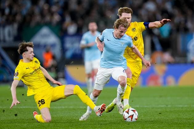 S.S. Lazio v FK Bodo Glimt - UEFA Europa League 2024 25 Quarter Final Second Leg Nicolo Rovella of SS Lazio is challenged by Hakon Evjen of FK Bodo Glimt during the UEFA Europa League 2024 25 Quarter Final Second Leg match between S.S. Lazio and FK Bodo Glimt at Stadio Olimpico on April 17, 2025 in Rome, Italy. Rome Stadio Olimpico Rome Italy Copyright: xGiuseppexMaffiax UEL_Lazio-BodoGlimt_170425_BRU0816