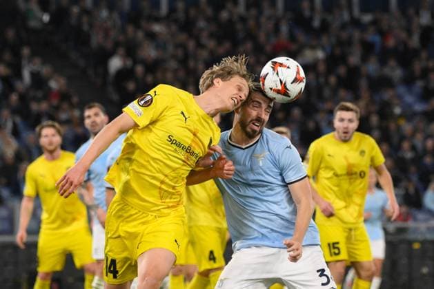 Lazioâ??s Mario Gila and Glimtâ??s Ulrik Saltnesduring the UEFA Europa League 2024-2025 football match between SS Lazio and FK Bodo Glimt at the Olympic Stadium in Rome on April 17, 2025.  Copyright: xFabrizioxCorradetti IPAxSportx xipa-agency.netx xx IPA_56607157 IPA_Agency_IPA56607157