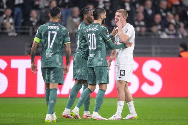 Soccer, UEFA Europa League, 20250417, SG Eintracht Frankfurt Tottenham Hotspur In the picture from l Cristian ROMERO Tottenham, 17 , Mathys TEL Tottenham, 11 , Rodrigo BENTANCUR Tottenham, 30 , Rasmus KRISTENSEN Frankfurt, 13 Difference of opinion Frankfurt Deutsche Bank Park Hessen Germany Copyright: Passion2Press MarkusxFischerx