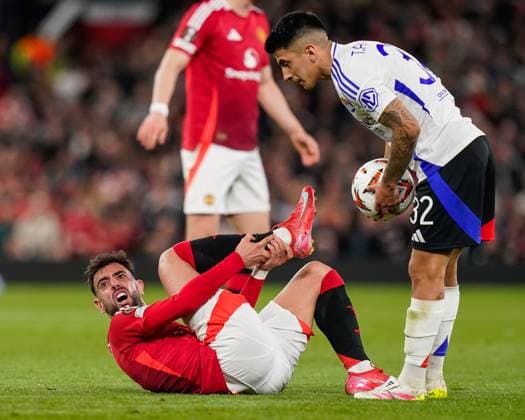Manchester, England, 17th April 2025. Bruno Fernandes of Manchester United, ManU appeals to Referee Sandro Schärer after being fouled during the Manchester United vs Olympique Lyonnais Quarter Final 2nd Leg UEFA Europa League match at Old Trafford, Manchester. Picture credit should read: Andrew Yates Sportimage EDITORIAL USE ONLY. No use with unauthorised audio, video, data, fixture lists, club league logos or live services. Online in-match use limited to 120 images, no video emulation. No use in betting, games or single club league player publications. SPI_096_AY_MANCHESTER_UNITED_V_OLYMPIQUE_LYONNAIS SPI-3844-0063