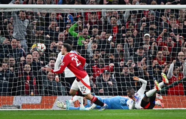 Match Europa League Manchester United, ManU - OL PHOTOPQR LE PROGRES Stéphane GUIOCHON - Manchester 17 04 2025 - Match Europa League Manchester United - OL -En Angleterre à Manchester 1 4 de finale retour de l Europa League saison 2024-2025 Manchester United - OL ici 1er but de Manchester UEFA Europa League Quarter-finals match Manchester United vs Lyon on 17th April 2025 Manchester France  Copyright: xPHOTOPQR LExPROGRES MAXPPPxStéphanexGUIOCHONx 20250417LPL9501 20250417LPL9501