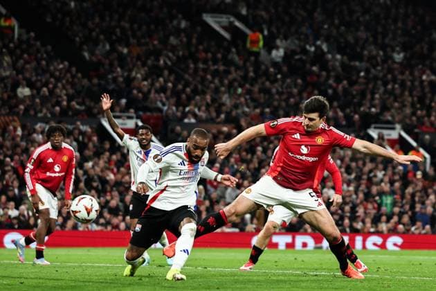 UEFA Europa League Quarter-finals Manchester United, ManU v Lyon Alexandre Lacazette of Lyon scores a goal to make it 2-2 during the UEFA Europa League Quarter-finals match Manchester United vs Lyon at Old Trafford, Manchester, United Kingdom, 17th April 2025 (Photo by Mark Cosgrove News Images) Manchester Old Trafford Greater Manchester United Kingdom Copyright: xMarkxCosgrove NewsxImagesx