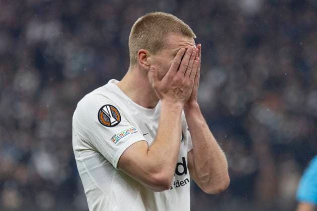 UEFA Europa League Eintracht Frankfurt Tottenham Hotspur, 17 04 2025 Rasmus Kristensen Eintracht Frankfurt 13 after a missed scoring chance, hides his face, Eintracht Frankfurt Tottenham Hotspur, Frankfurt, Deutsche Bank Park, 17 4 2025 Copyright: xBEAUTIFULxSPORTS Gawlikx