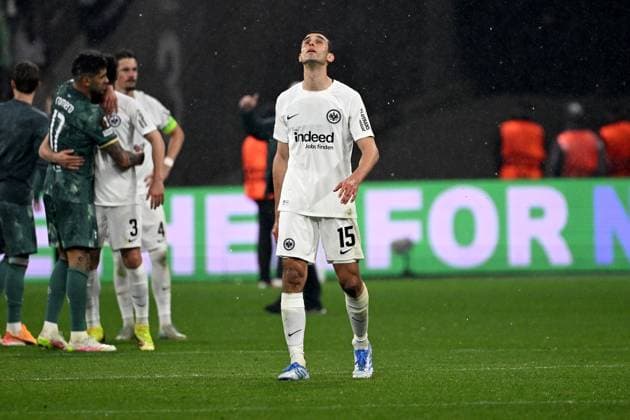 17 04 2025, xjhx, Football UEFA Europa League, Eintracht Frankfurt Tottenham Hotspur v l Ellyes Skhiri Eintracht Frankfurt Disappointed, sad, frustrated DFL DFB REGULATIONS PROHIBIT ANY USE OF PHOTOGRAPHS as IMAGE SEQUENCES and or QUASI VIDEO Frankfurt am Main