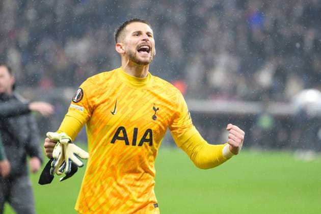 Soccer, UEFA Europa League, 20250417, SG Eintracht Frankfurt Tottenham Hotspur In the picture goalkeeper Guglielmo VICARIO Tottenham, 1 final cheer Frankfurt Deutsche Bank Park Hessen Germany Copyright: Passion2Press MarkusxFischerx