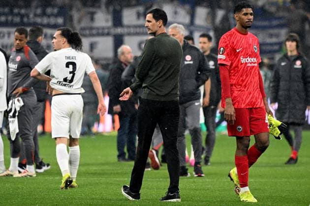 17 04 2025, xjhx, Football UEFA Europa League, Eintracht Frankfurt Tottenham Hotspur v l Arthur Theate Eintracht Frankfurt Coach Dino Toppmöller Toppmoeller Eintracht Frankfurt Kaua Santos Eintracht Frankfurt Disappointed, sad, frustrated DFL DFB REGULATIONS PROHIBIT ANY USE OF PHOTOGRAPHS as IMAGE SEQUENCES and or QUASI VIDEO Frankfurt am Main