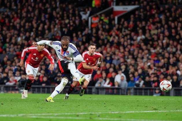 Manchester United, ManU v Olympique Lyonnais Europa League 17 04 2025. Quarter Final leg 2 of 2 Alexandre Lacazette (10) of Olympique Lyonnais scores a penalty to make it 2-4 during the Europa League quarter final second leg match between Manchester United and Olympique Lyonnais at Old Trafford, Manchester, England on 17 April 2025. Manchester Old Trafford Greater Manchester England Editorial use only , Copyright: xConorxMolloyx PSI-21857-0080