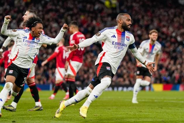 Manchester, England, 17th April 2025. Alexandre Lacazette of Lyon celebrates his goal to make it 4-2 during the Manchester United, ManU vs Olympique Lyonnais Quarter Final 2nd Leg UEFA Europa League match at Old Trafford, Manchester. Picture credit should read: Andrew Yates Sportimage EDITORIAL USE ONLY. No use with unauthorised audio, video, data, fixture lists, club league logos or live services. Online in-match use limited to 120 images, no video emulation. No use in betting, games or single club league player publications. SPI_138_AY_MANCHESTER_UNITED_V_OLYMPIQUE_LYONNAIS SPI-3844-0090