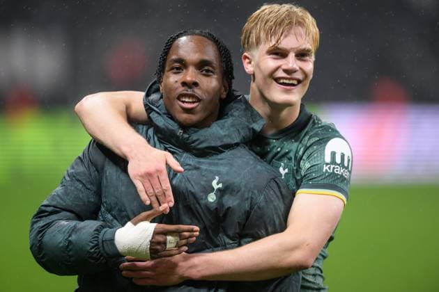 Soccer, UEFA Europa League, 20250417, SG Eintracht Frankfurt Tottenham Hotspur In the picture from l Mathys TEL Tottenham, 11 , Lucas BERGVALL Tottenham, 15 Final cheer Frankfurt Deutsche Bank Park Hessen Germany Copyright: Passion2Press MarkusxFischerx