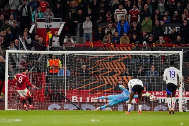 Manchester, England, 17th April 2025. Bruno Fernandes of Manchester United, ManU scores a penalty to make it 3-4 to make it during the Manchester United vs Olympique Lyonnais Quarter Final 2nd Leg UEFA Europa League match at Old Trafford, Manchester. Picture credit should read: Andrew Yates Sportimage EDITORIAL USE ONLY. No use with unauthorised audio, video, data, fixture lists, club league logos or live services. Online in-match use limited to 120 images, no video emulation. No use in betting, games or single club league player publications. SPI_157_AY_MANCHESTER_UNITED_V_OLYMPIQUE_LYONNAIS SPI-3844-0098
