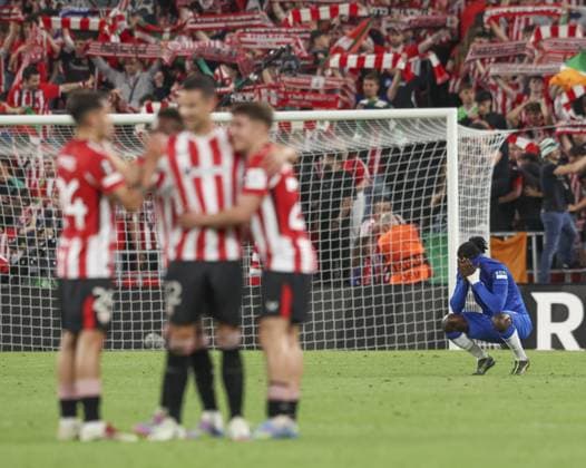 Clinton Nsiala of Rangers looks dejected after match during the UEFA Europa League Quarter-Final Second Leg match at Estadio de San Mames, Bilbao. Athletic Bilbao v Rangers, UEFA Europa League, Quarter Final, First Leg, Football, Estadio de San Mams, Bilbao, Spain - 17 Apr 2025 EDITORIAL USE ONLY No use with unauthorised audio, video, data, fixture lists, club league logos or live services. Online in-match use limited to 120 images, no video emulation. No use in betting, games or single club league player publications. Copyright: xNickerson RangersxF Shutterstockx 15256553bq