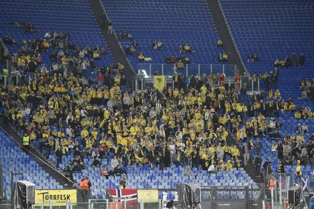 CALCIO - UEFA Europa League - SS Lazio vs FK Bodo Glimt Bodo Glimt fans during quarter finals of the UEFA Europa League between S.S. Lazio VS Fotballklubben Bodo Glimt on 17 April 2025 at the Olympic Stadium, Rome, italy Rome Italy  Copyright: xIPAxSport ABACAx