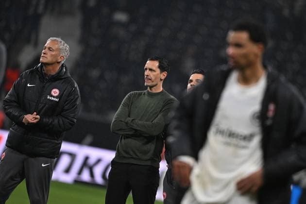17 04 2025, xjhx, Football UEFA Europa League, Eintracht Frankfurt Tottenham Hotspur v l Coach Dino Toppmöller Toppmoeller Eintracht Frankfurt Disappointed, sad, frustrated DFL DFB REGULATIONS PROHIBIT ANY USE OF PHOTOGRAPHS as IMAGE SEQUENCES and or QUASI VIDEO Frankfurt am Main