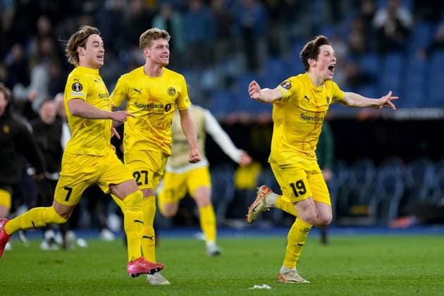 S.S. Lazio v FK Bodo Glimt - UEFA Europa League 2024 25 Quarter Final Second Leg Sondre Brunstad Fet of FK Bodo Glimt,Patrick Berg and his team-mates celebrate qualification after penalty kicks during the UEFA Europa League 2024 25 Quarter Final Second Leg match between S.S. Lazio and FK Bodo Glimt at Stadio Olimpico on April 17, 2025 in Rome, Italy. Rome Stadio Olimpico Rome Italy Copyright: xGiuseppexMaffiax UEL_Lazio-BodoGlimt_170425_BRU1537