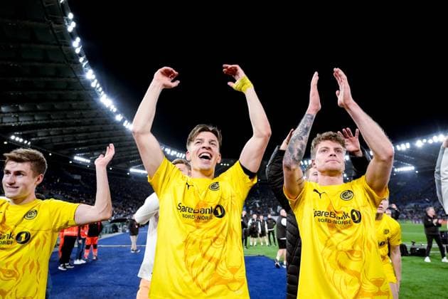 S.S. Lazio v FK Bodo Glimt - UEFA Europa League 2024 25 Quarter Final Second Leg Jostein Gundersen of FK Bodo Glimt celebrates qualification to the semi-final after penalty kicks at the end of the UEFA Europa League 2024 25 Quarter Final Second Leg match between S.S. Lazio and FK Bodo Glimt at Stadio Olimpico on April 17, 2025 in Rome, Italy. Rome Stadio Olimpico Rome Italy Copyright: xGiuseppexMaffiax UEL_Lazio-BodoGlimt_170425_BRU3379