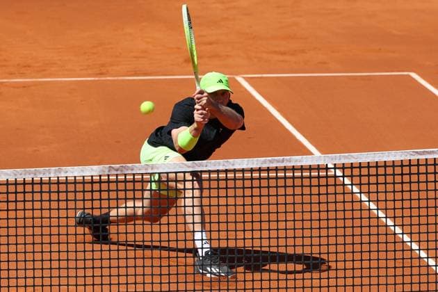 Barcelona open Banc Sabadell 2025, Real Club De Tennis Alejandro Davidovich of Spain returns the ball against Andrey Rublev during the Barcelona Open Banc Sabadell 2025 at Real Club De Tenis Barcelona on April 17, 2025 in Barcelona, Spain. barcelona Real Club De Tenis Barcelona on catalunya spain Copyright: xYoussefxLoulidix