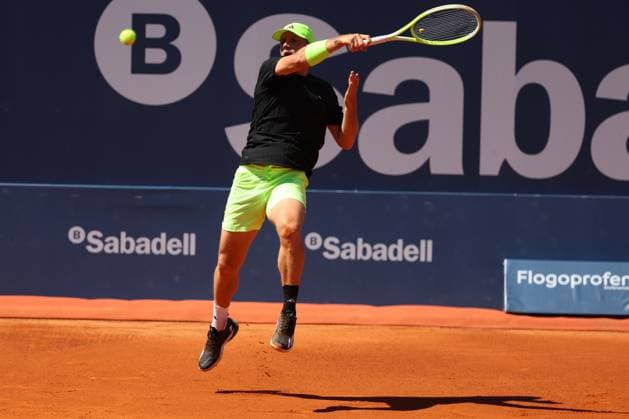 Barcelona open Banc Sabadell 2025, Real Club De Tennis Alejandro Davidovich of Spain return the Ball against Andrey Rublev during the Barcelona Open Banc Sabadell 2025 at Real Club De Tenis Barcelona on April 17, 2025 in Barcelona, Spain. barcelona Real Club De Tenis Barcelona on catalunya spain Copyright: xYoussefxLoulidix