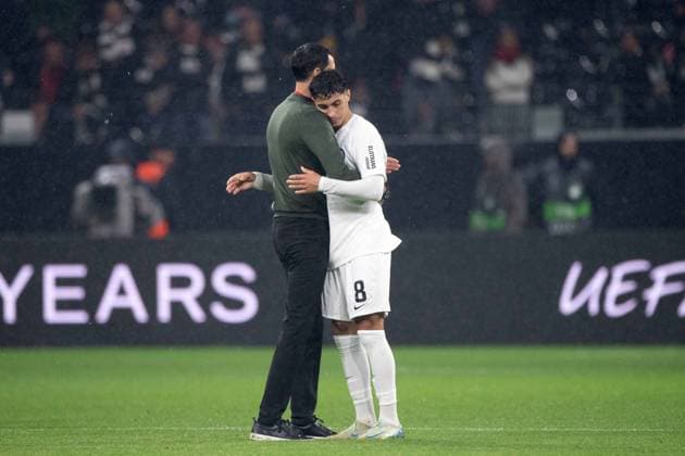 Frankfurt players disappointed, disappointed, disappointment, disappointment Coach Dino TOPPMOELLER F , Fares CHAIBI F Football Europa League Eintracht Frankfurt Tottenham Hotspur Quarterfinal, Round of 8, on 17 04 2025, DEUTSCHE BANK PARK 0 1 Â